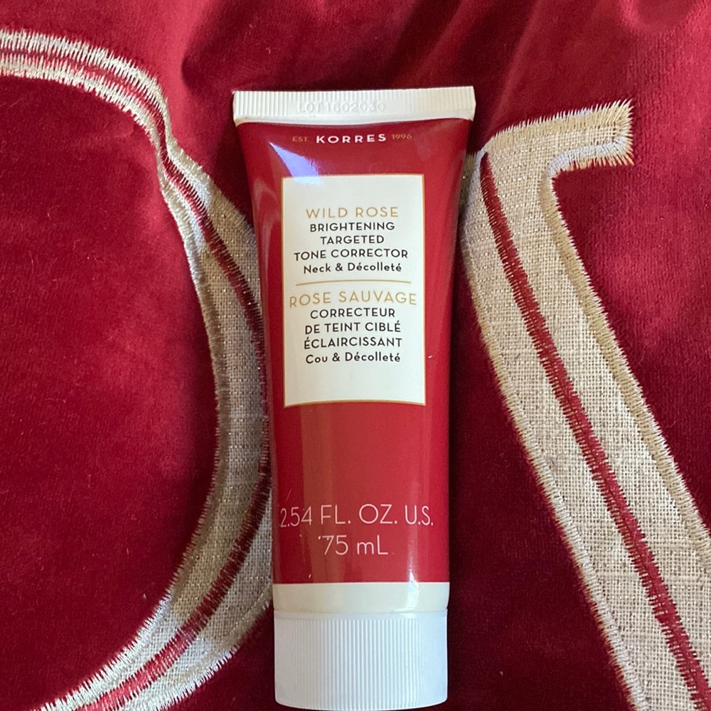 Korres Wild Rose Brightening Tone Corrector for Neck and Décolleté Not Used